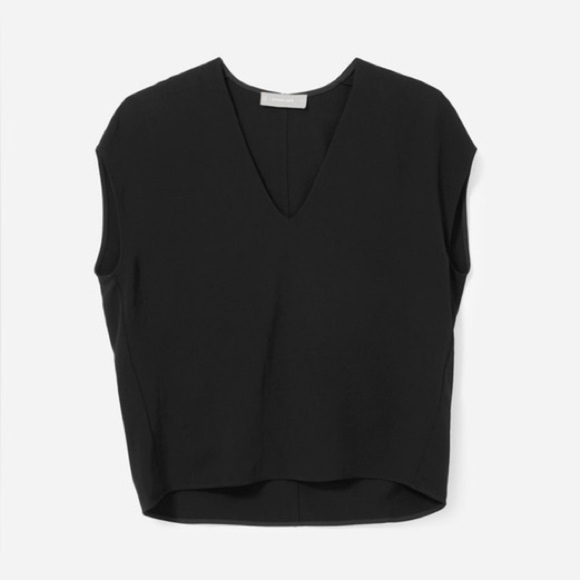 EVERLANE The Japanese GoWeave V-Neck Top In Black - Picture 2 of 6